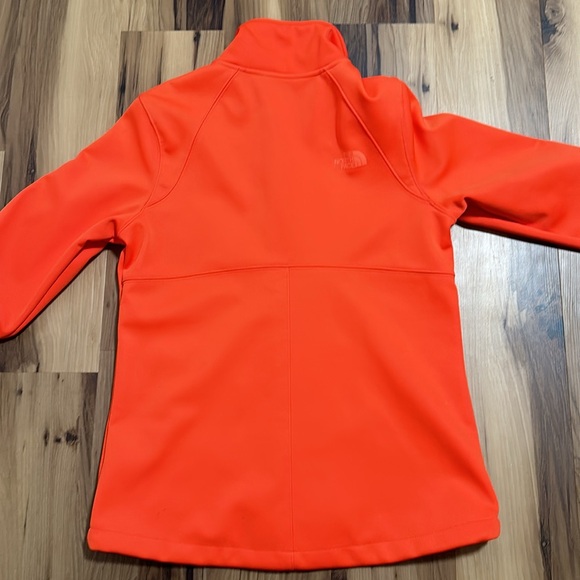 North face Windwall Women’s Jacket Orange - Picture 8 of 11